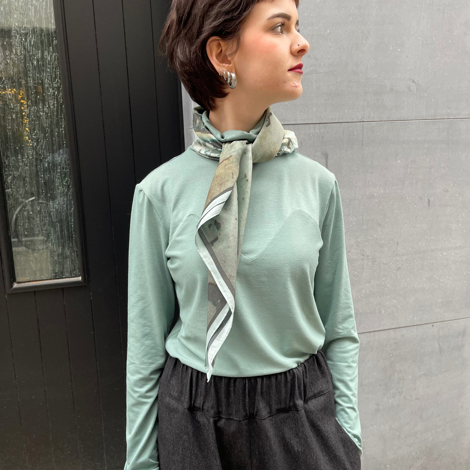 Turtlenecks, t-shirts & blouses