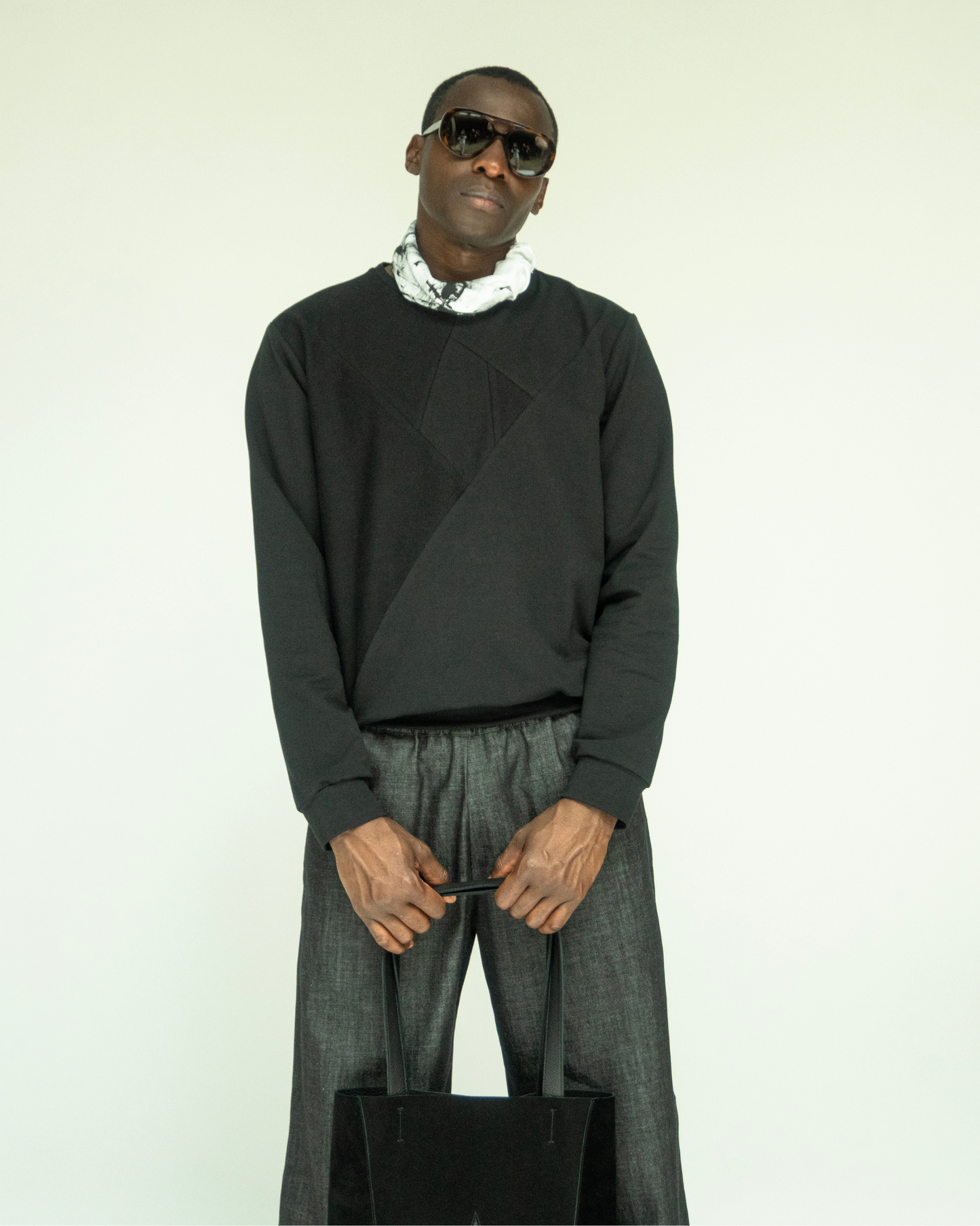 CRYSTAL Sweatshirt - Pure Black