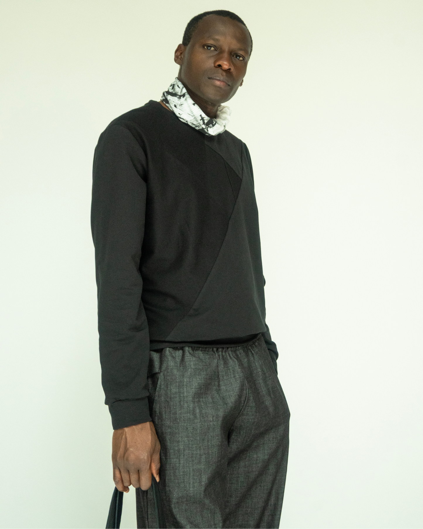 CRYSTAL Sweatshirt - Pure Black