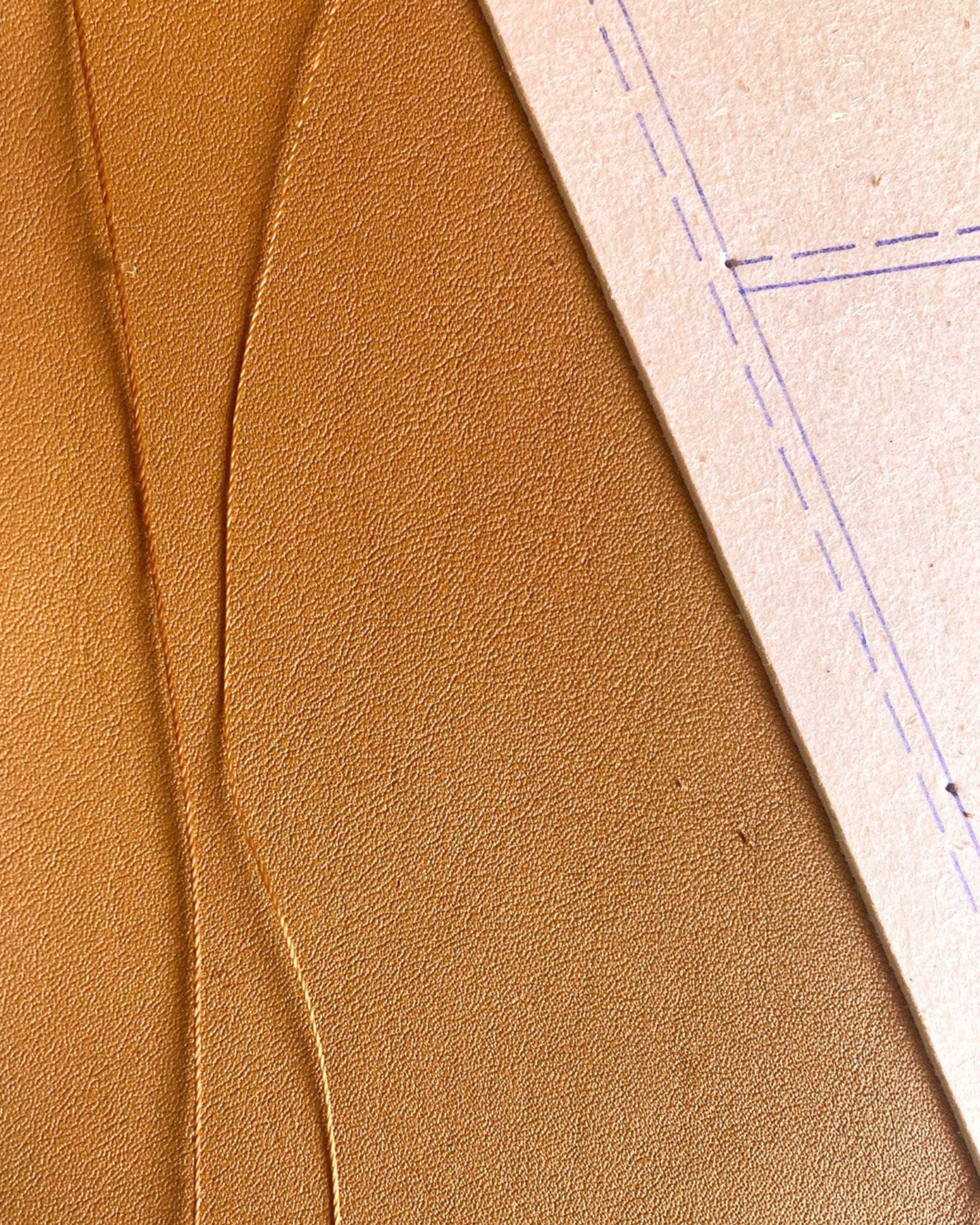 AW Signature PREMIUM Bag - Dark Honey